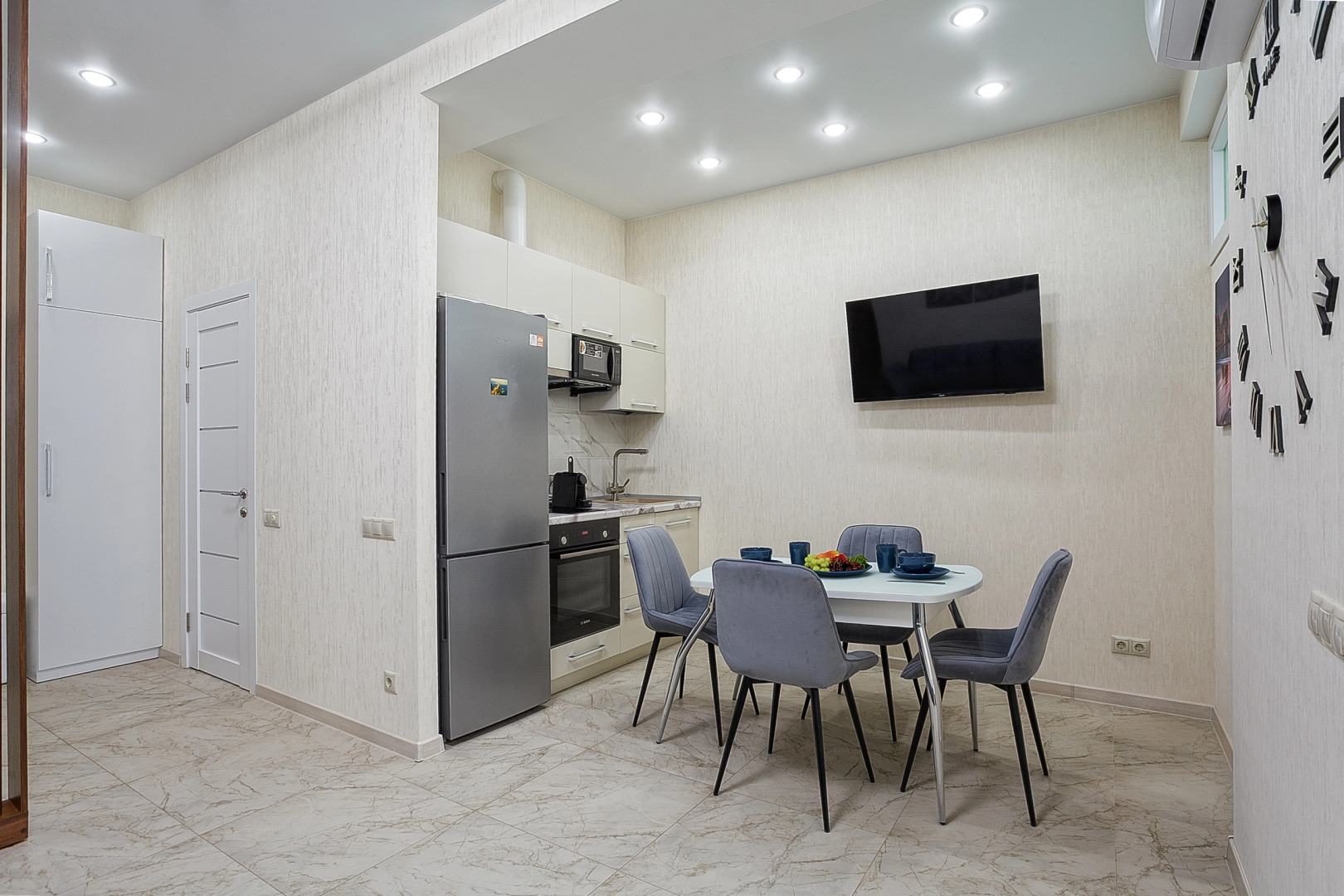 Апартаменты Зазеркалье Приморский Парк Ялта