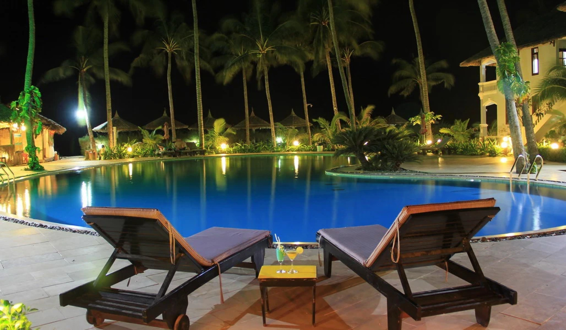 Отель Little Paris Resort & Spa Mui Ne