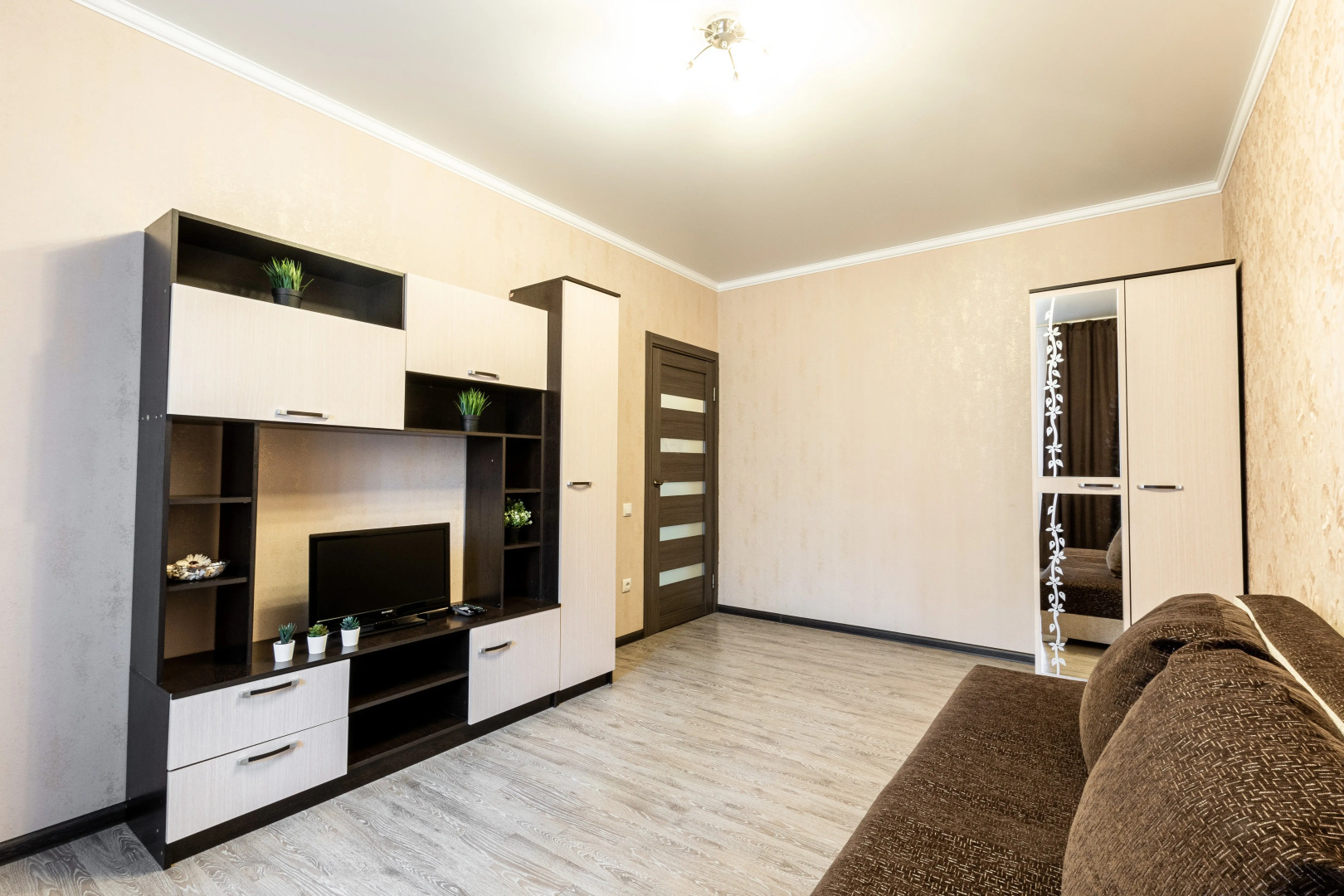 Квартира евро трешка на 8 персон у парка Галицкого Апарт-Отелика на Сарабеева