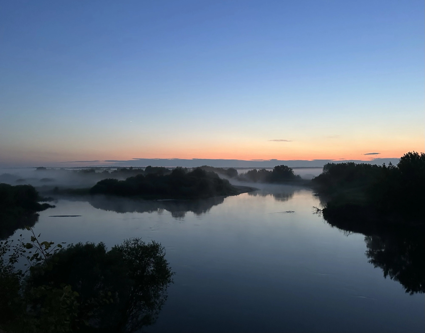 Частный дом Над Рекой с видом на Озеро