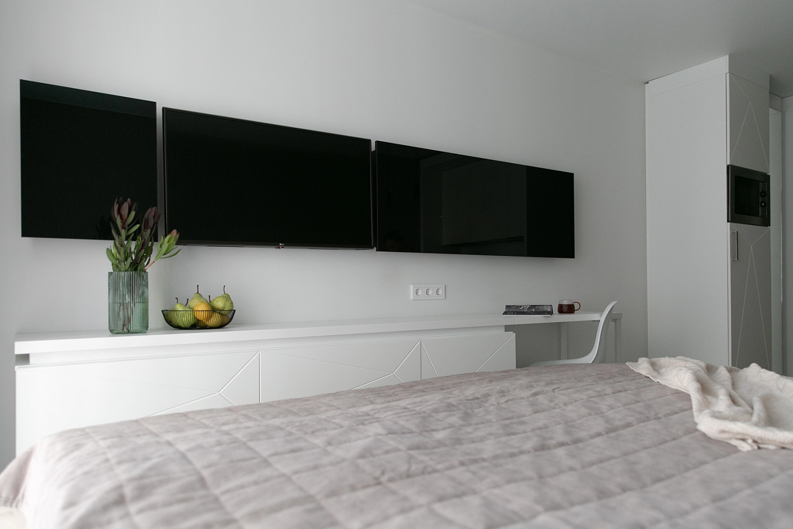 Апартаменты MyhomeYourhome на Салова 61