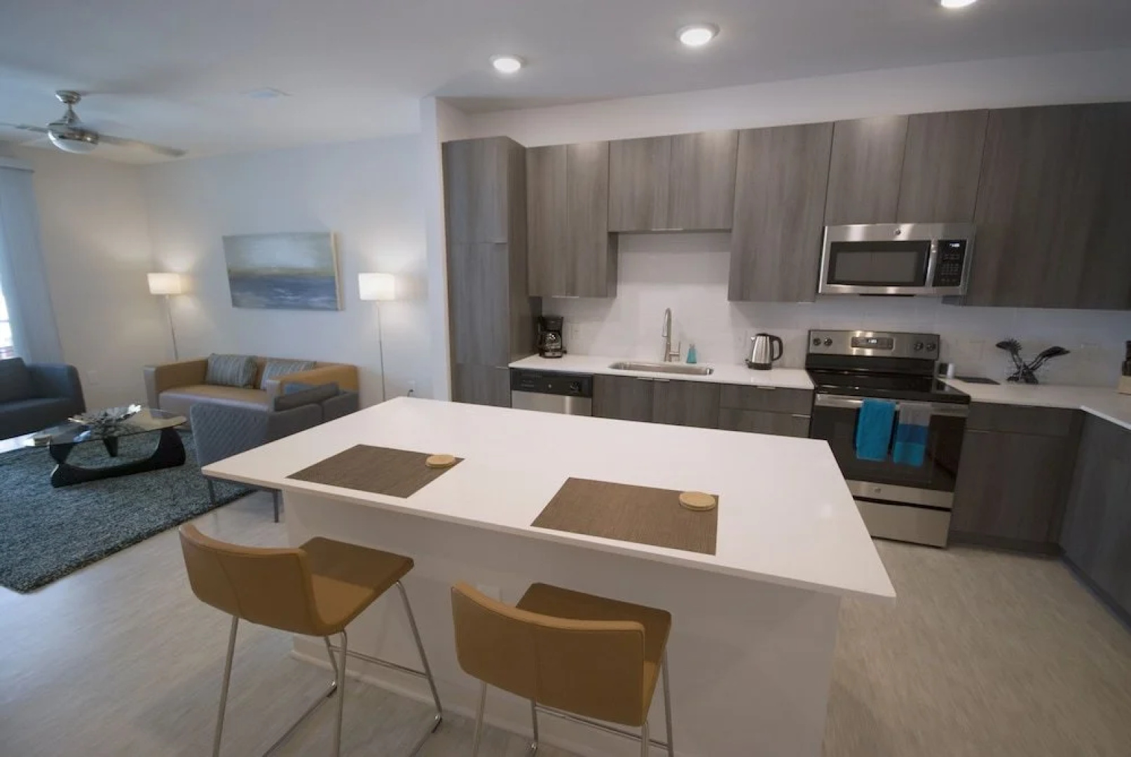 Апартаменты Spectacular Apartments by BCA Furnished