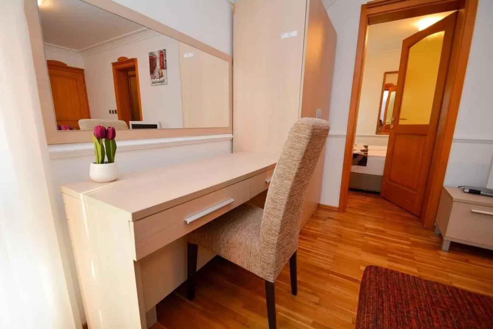 Отель Swiss Holiday