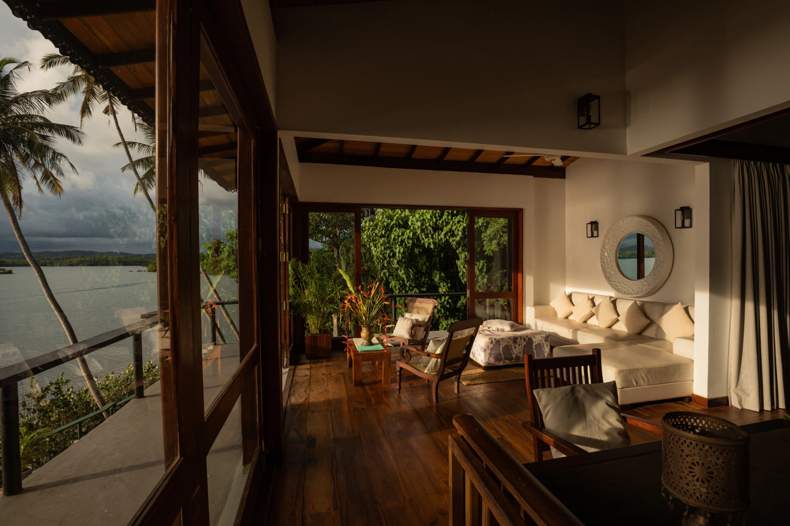 Вилла South Point Cottage 3 bedrooms Lake front