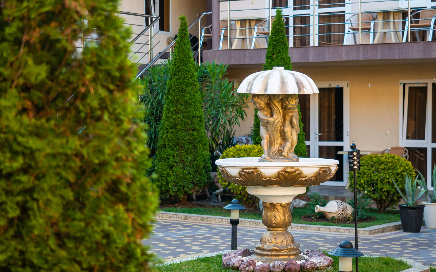 Отель Анютины Глазки