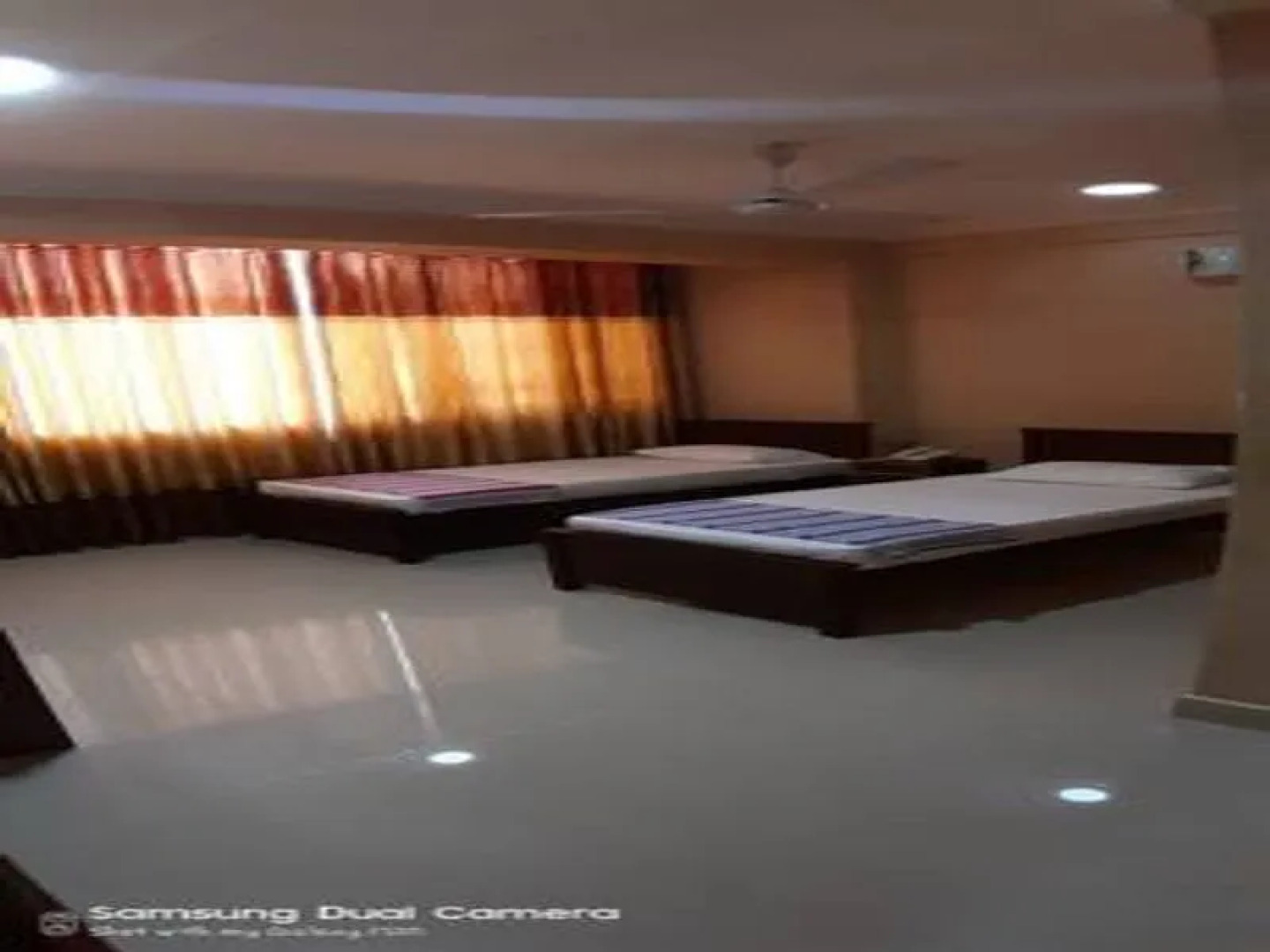 Отель Yoho Sain City