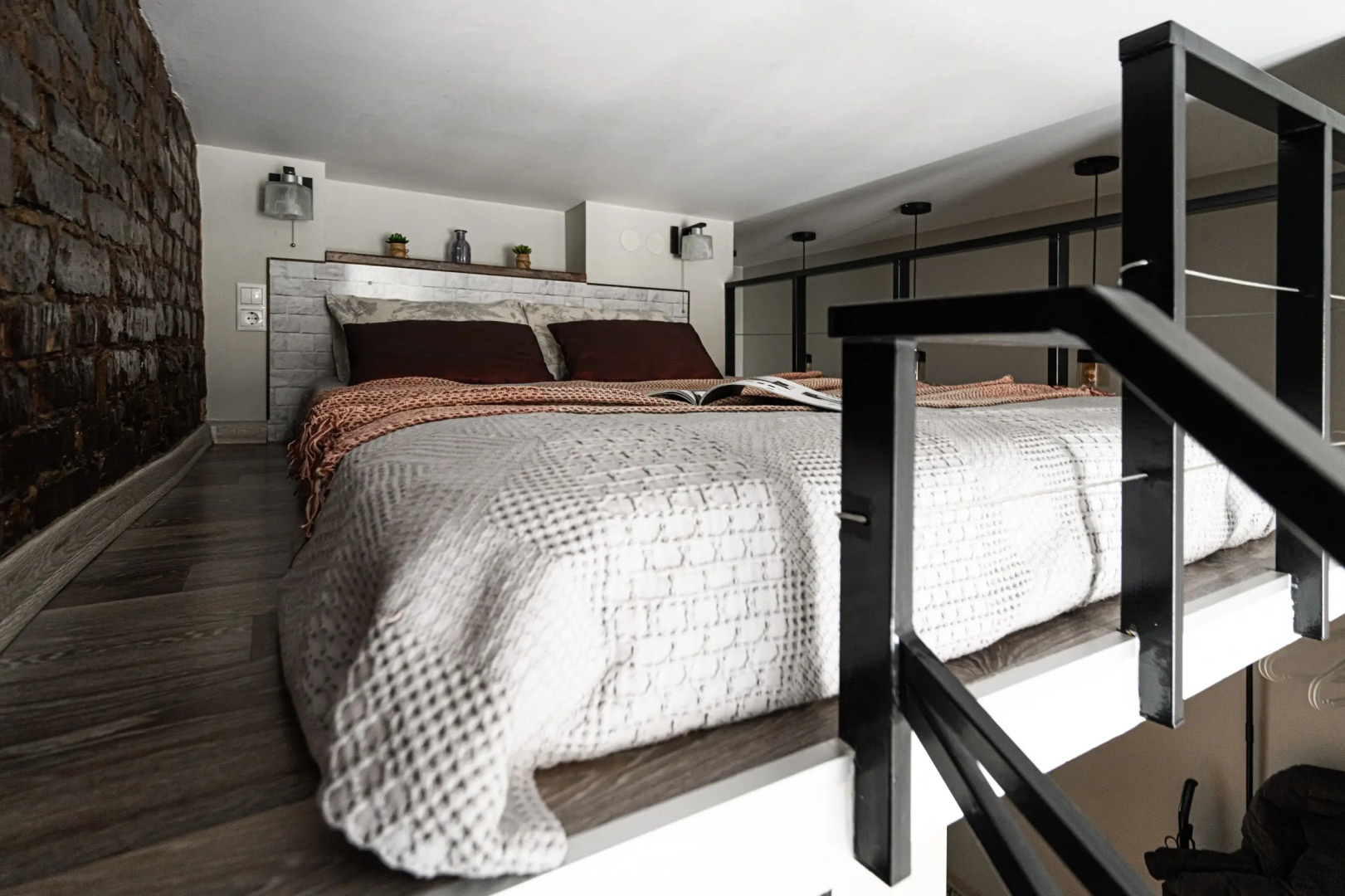 Квартира двухуровневый лофт в центре Петербурга