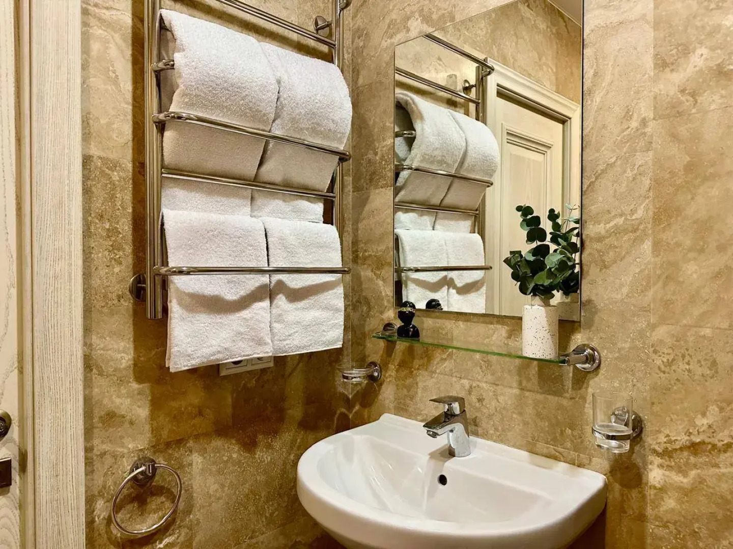 Апартаменты 2-х комнатные ГОРЫ рядом с казино