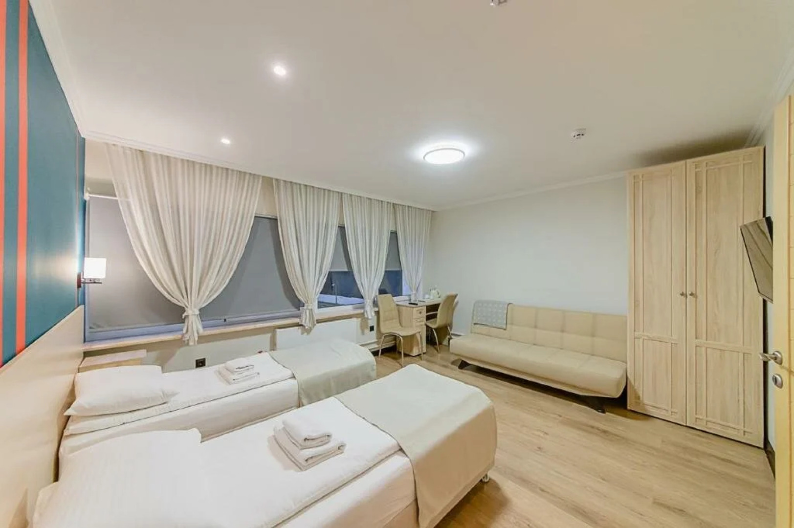 Отель Андерсен