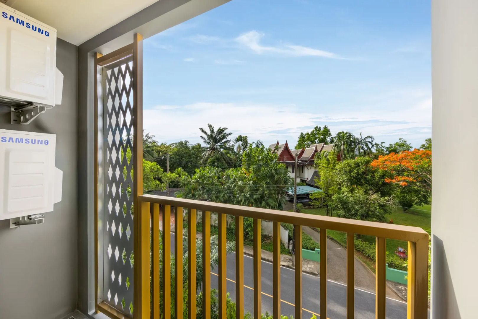 Apartment Ozone condo by TropicLook