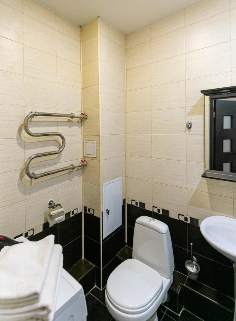 Апартаменты однокомнатные (97) Серебровская 91