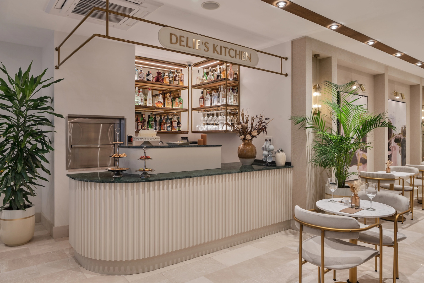 Отель Delita City