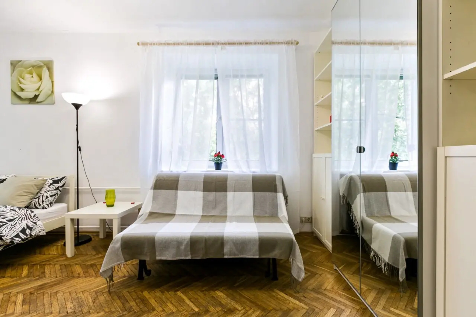 Tverskaya White Apartment in City Centre