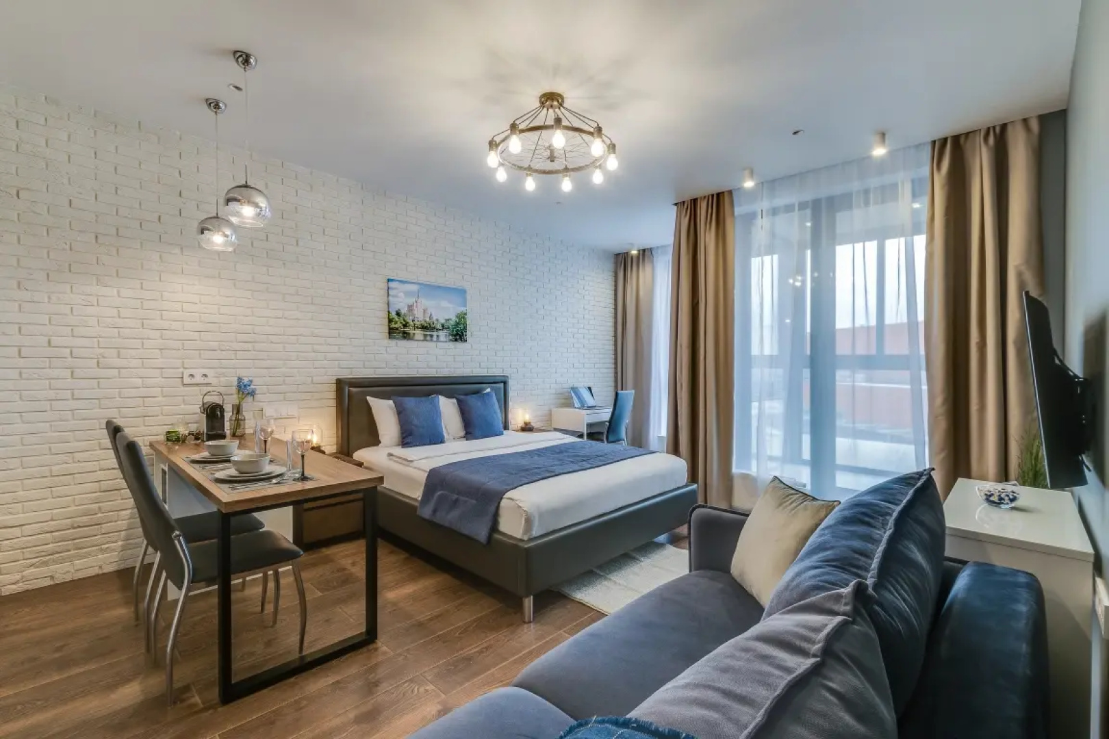 Апартаменты Улучшенные с Балконом и Видом на Парк Business Apartments