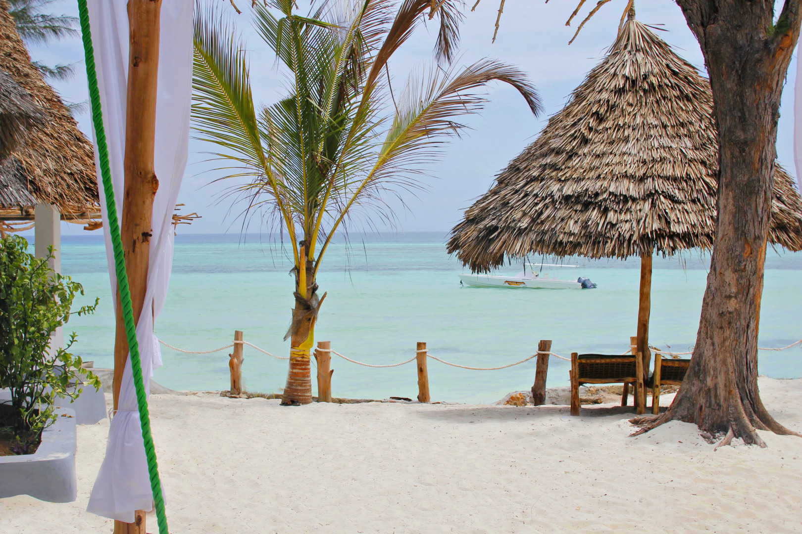 Отель Aya Beach Bungalows