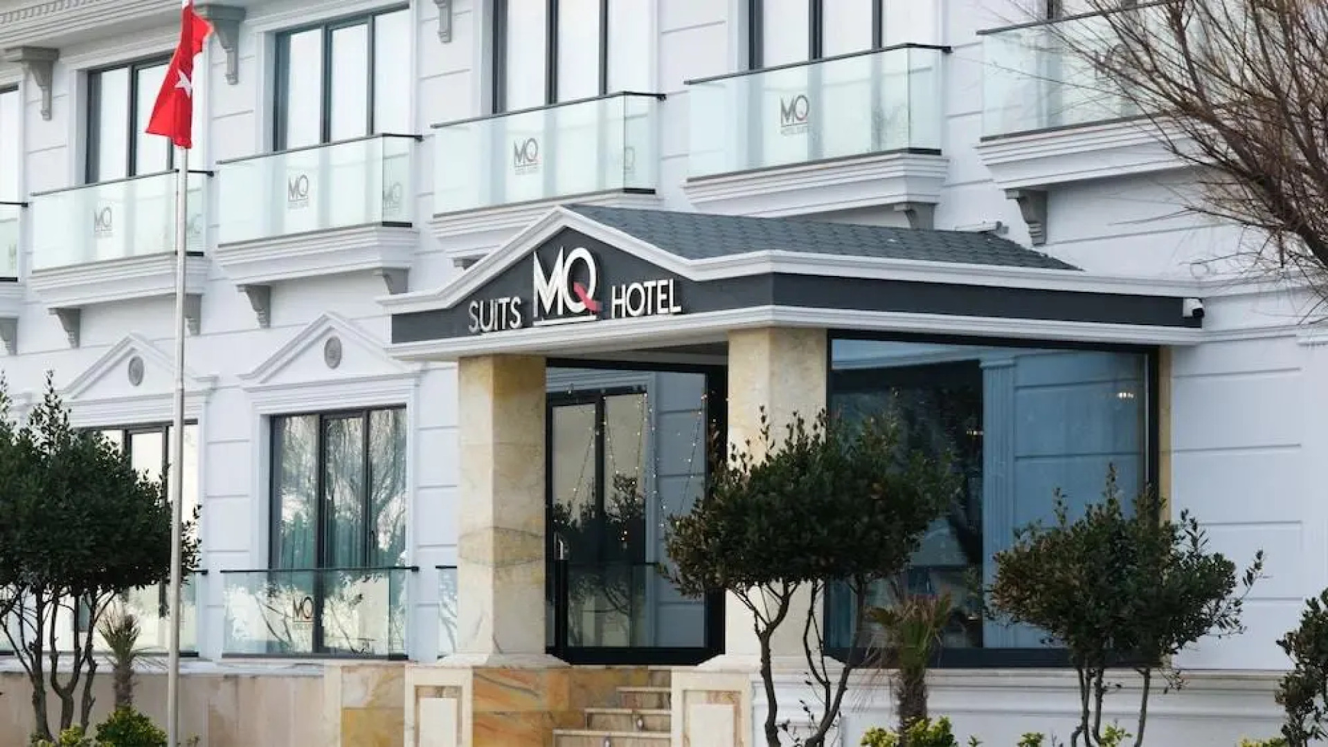 MQ Hotel Suites & SPA
