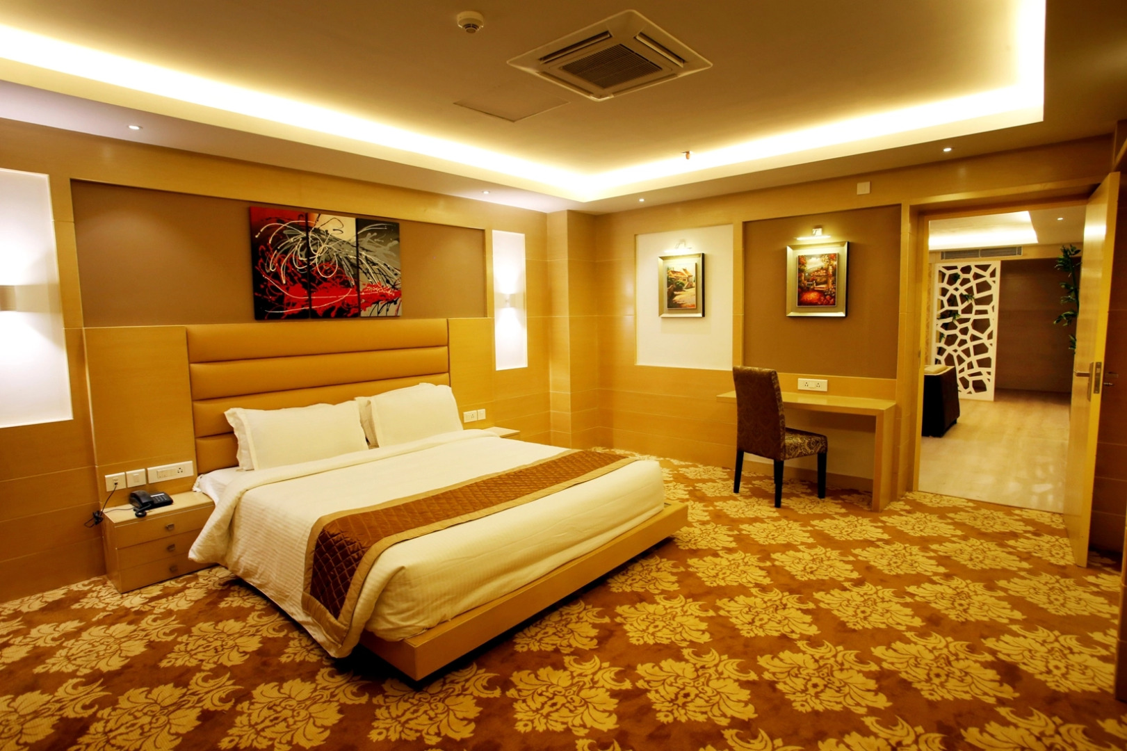 Отель Patliputra Continental