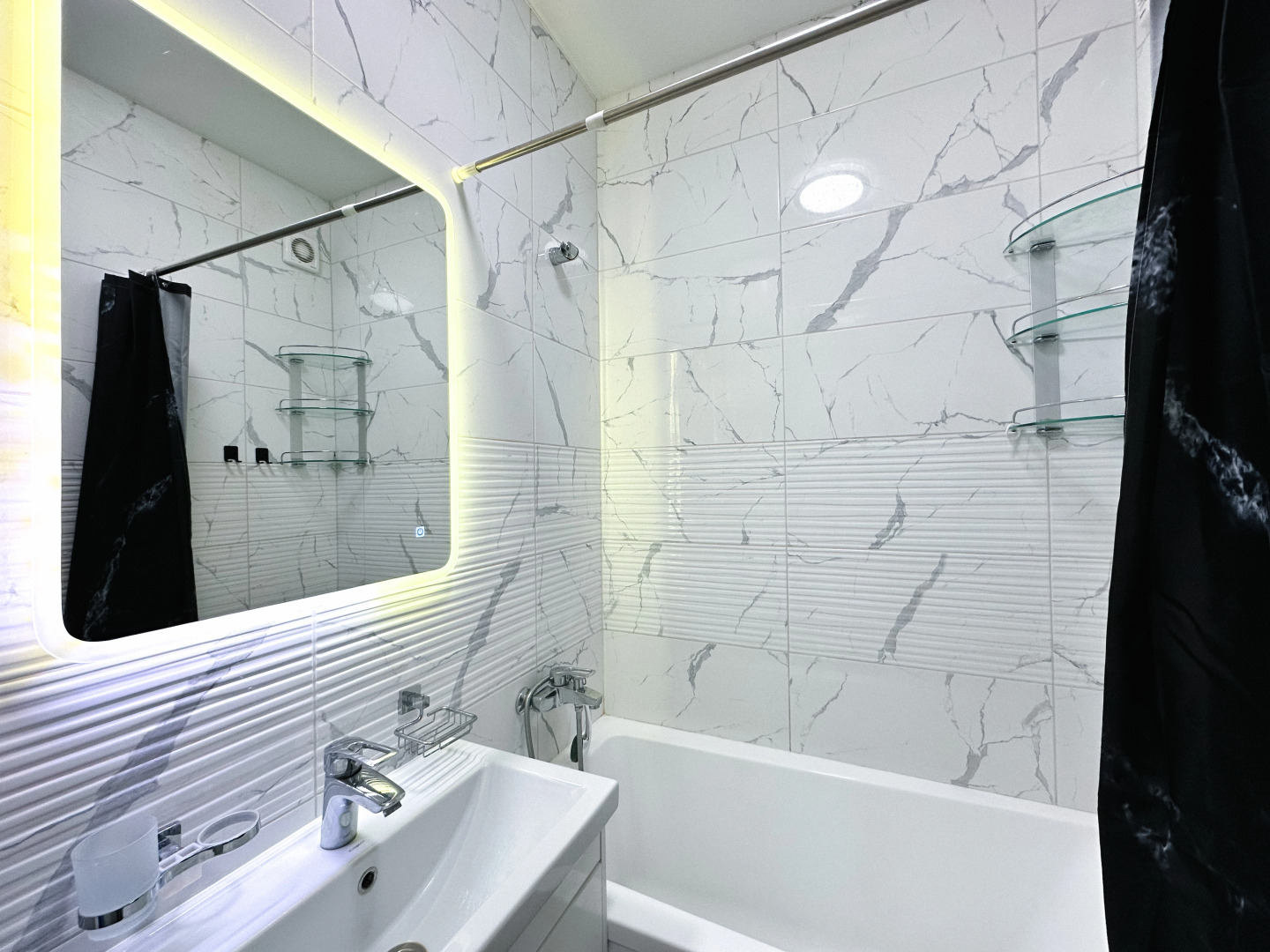 Апартаменты с Ремонтом на Батурина 141