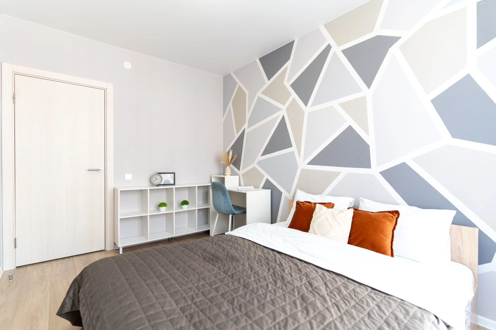 Апартаменты евротрёхкомнатные на Полимерном 13