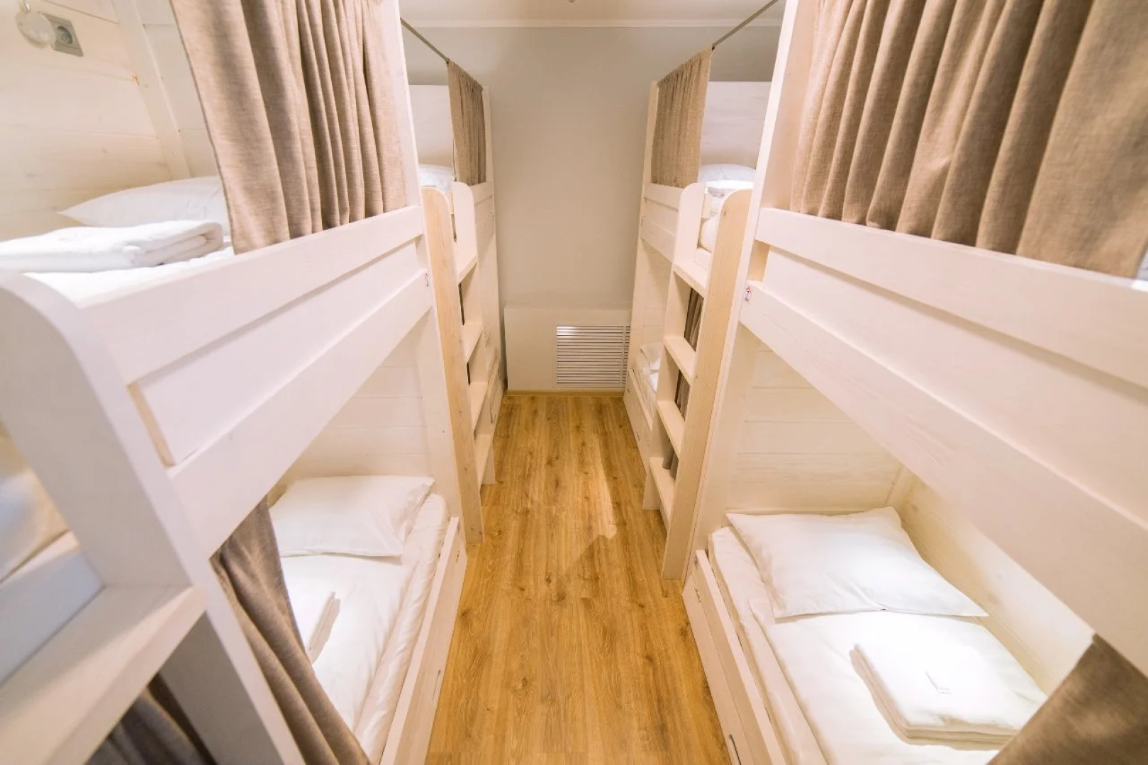 Хостел Изба