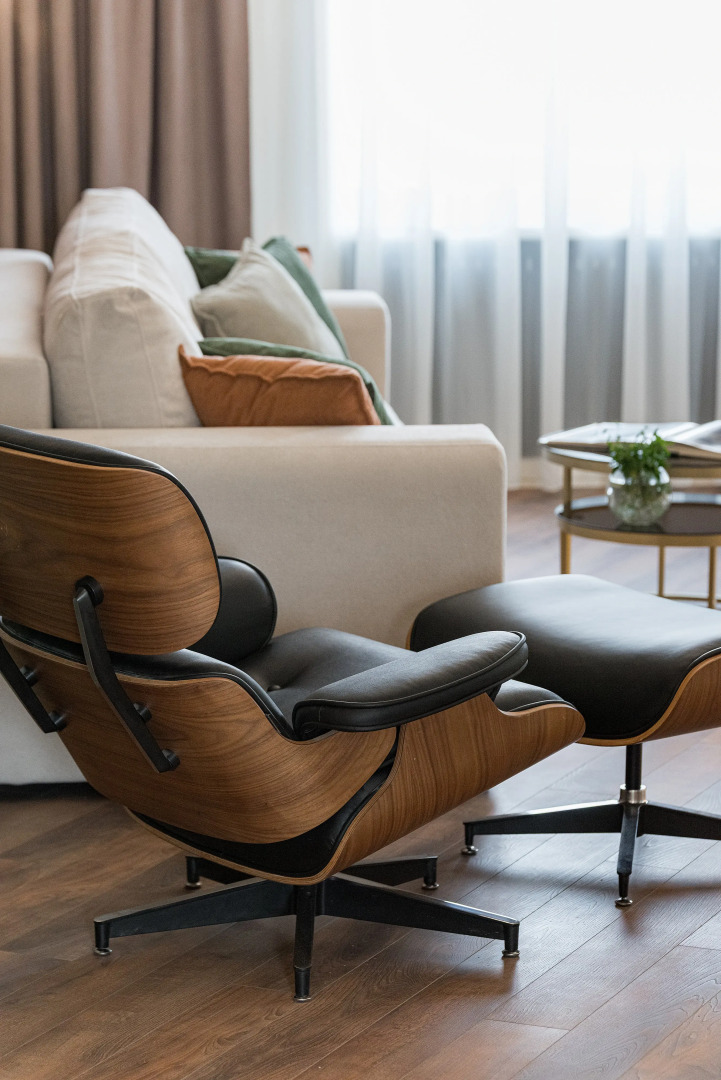 Апартаменты Сталинка после ремонта с видом на главный проспект Минска, крыши и закаты