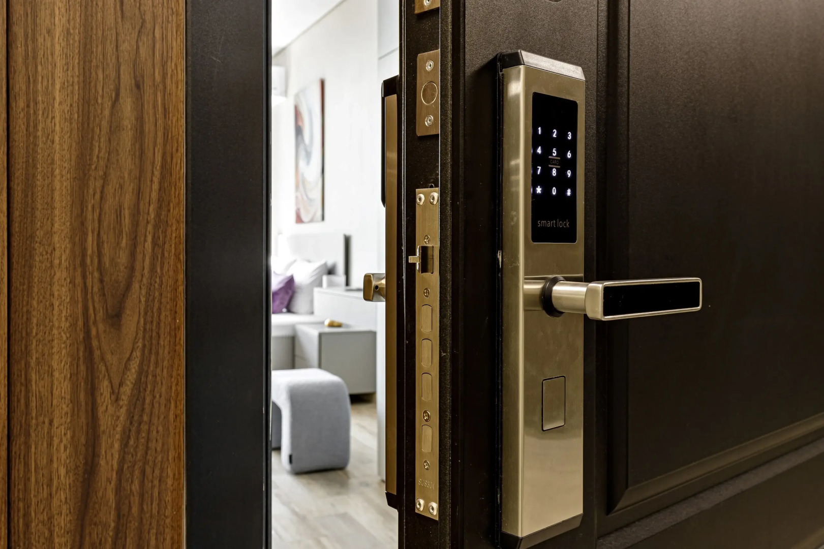 Апартаменты VIP студия с роскошной ванной у панорамного окна