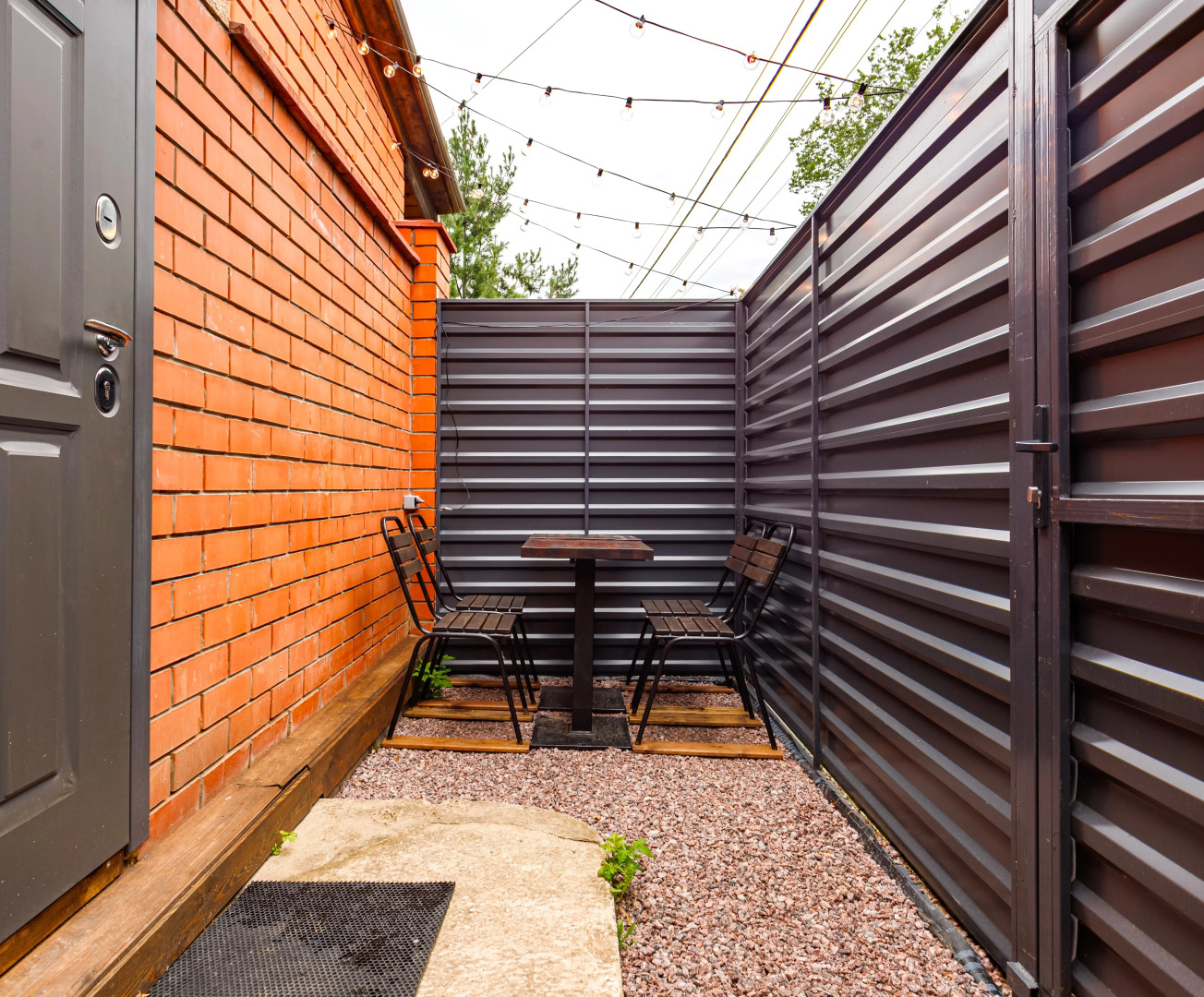 Частный дом у Парка в Центре Города с Мангальной Зоной