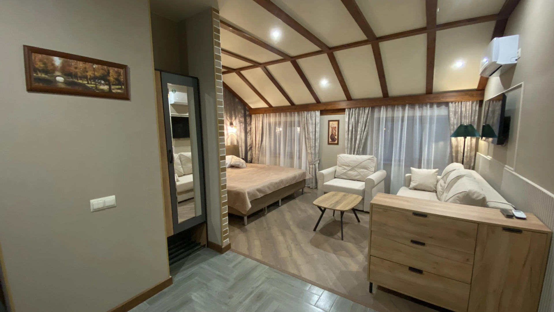 Апартаменты Вип 6 Дворик Друзей