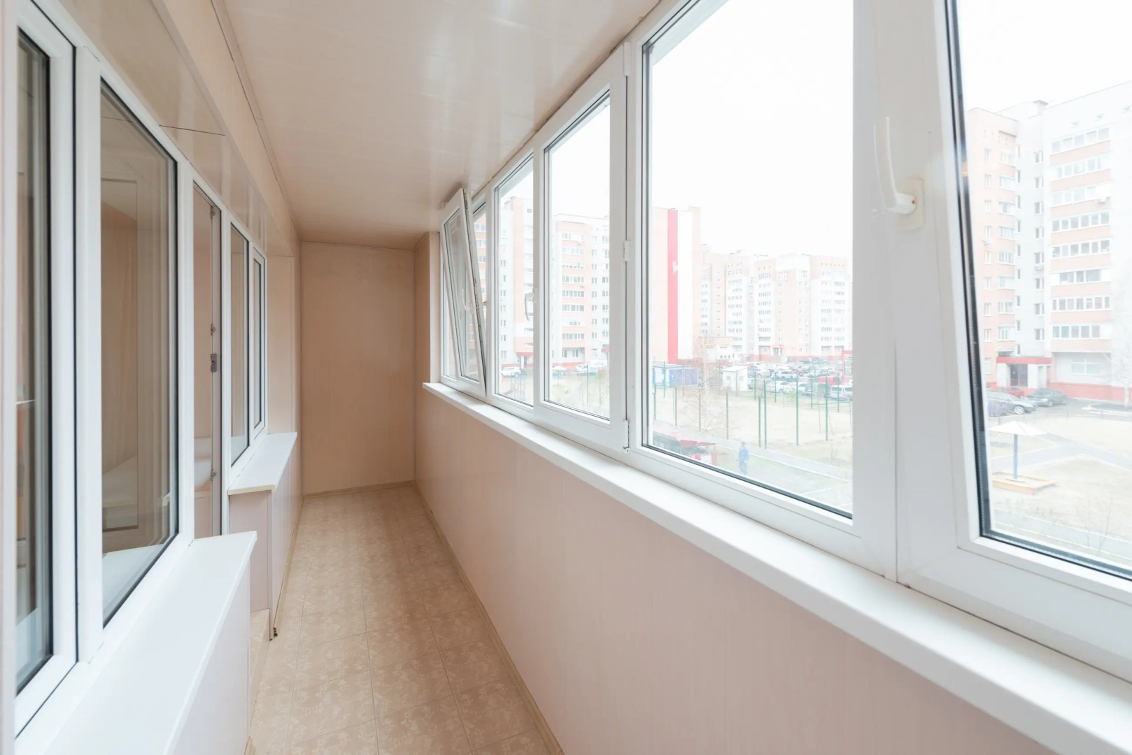 Апартаменты Сапфир с закрытым двором, рядом с ТЦ Остров, Мать и дитя