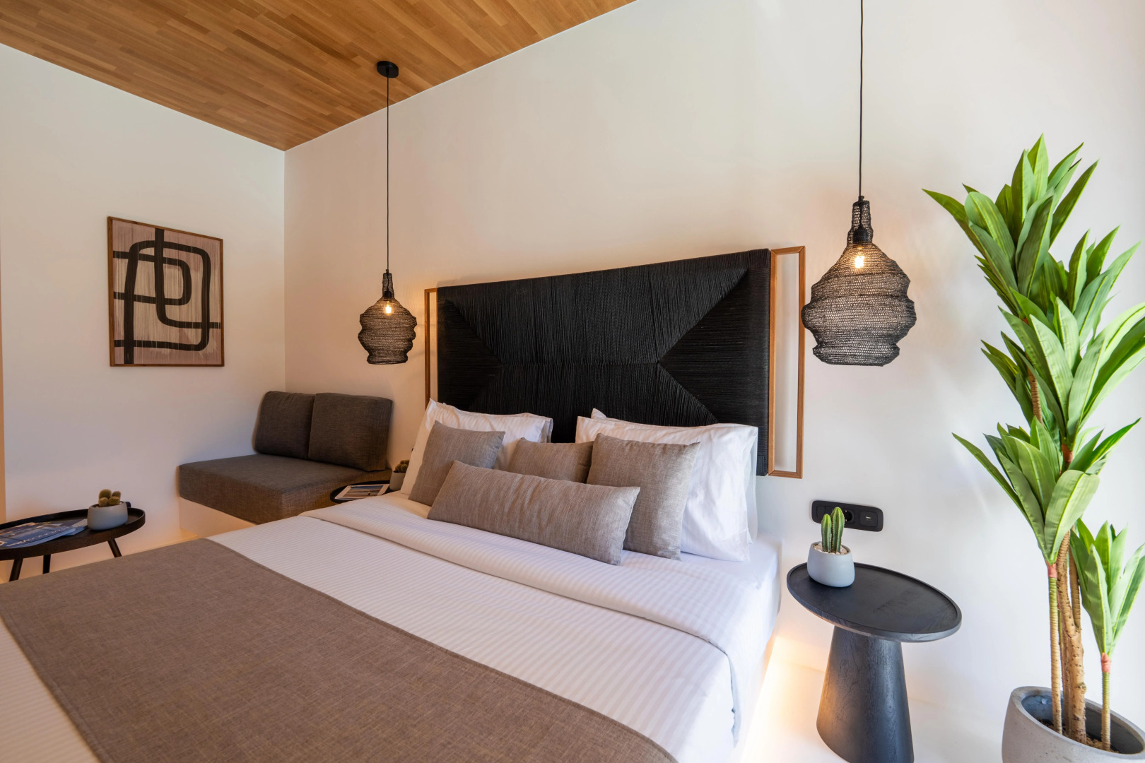 Отель Ftelia Black Villas