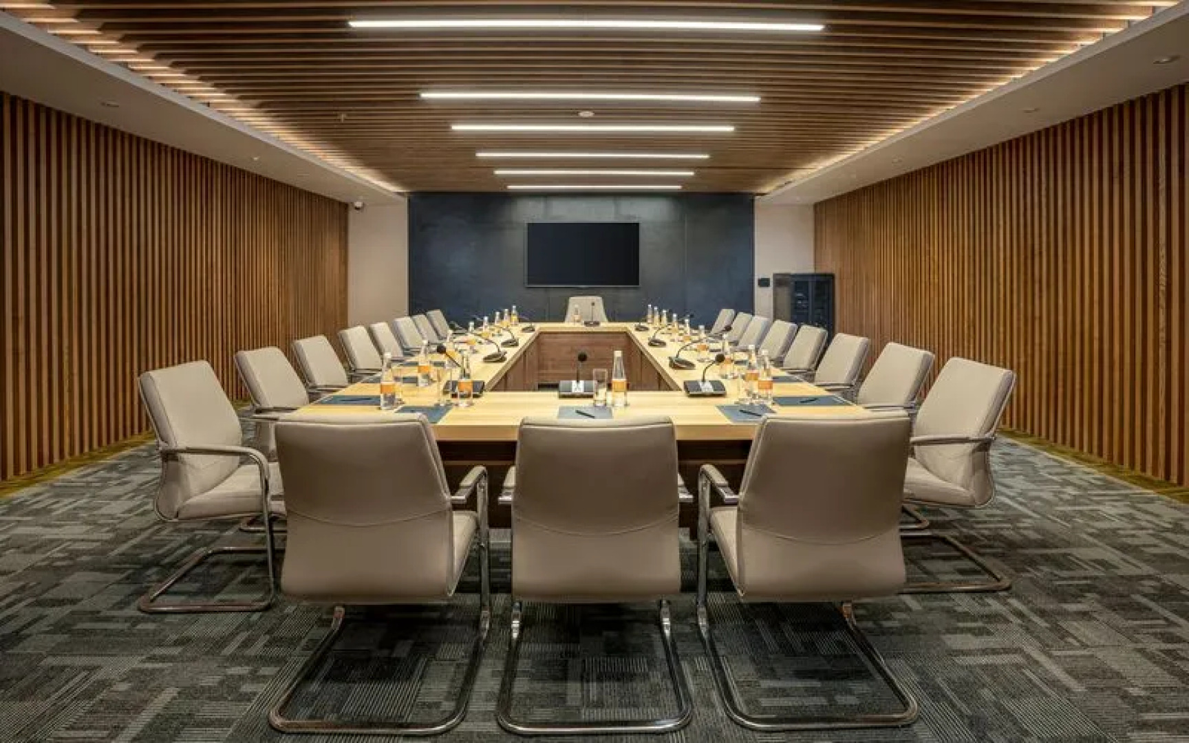 Курортный отель Wyndham Grand Flamingo Cat Ba Resort