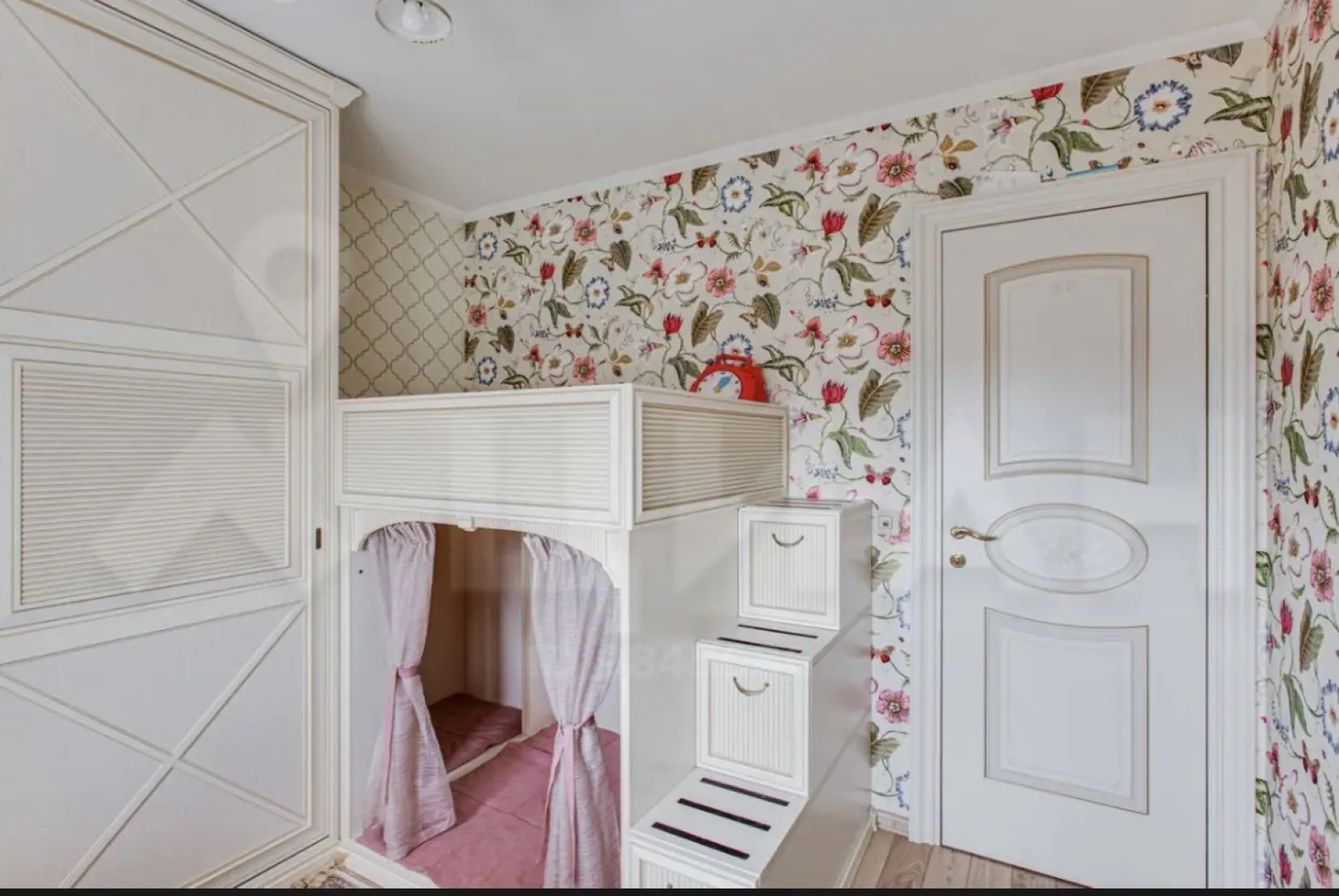 Апартаменты 4 комнаты для семьи на Кутузовском проспекте