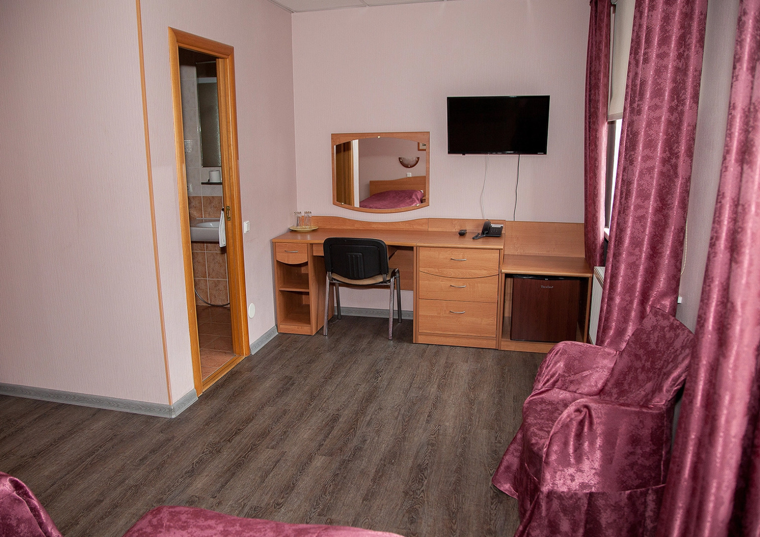 Отель Колос