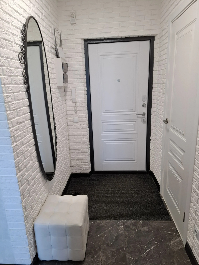 Квартира в Темных Тонах