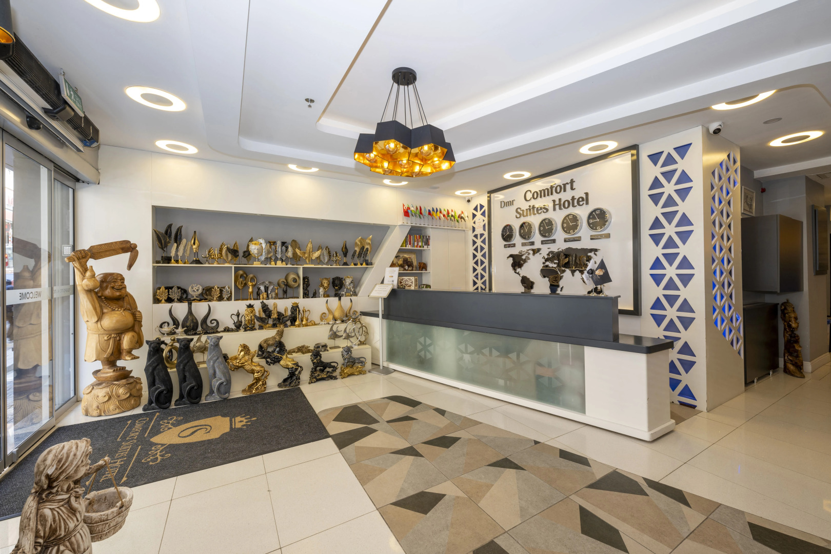 Отель Comfort Suites