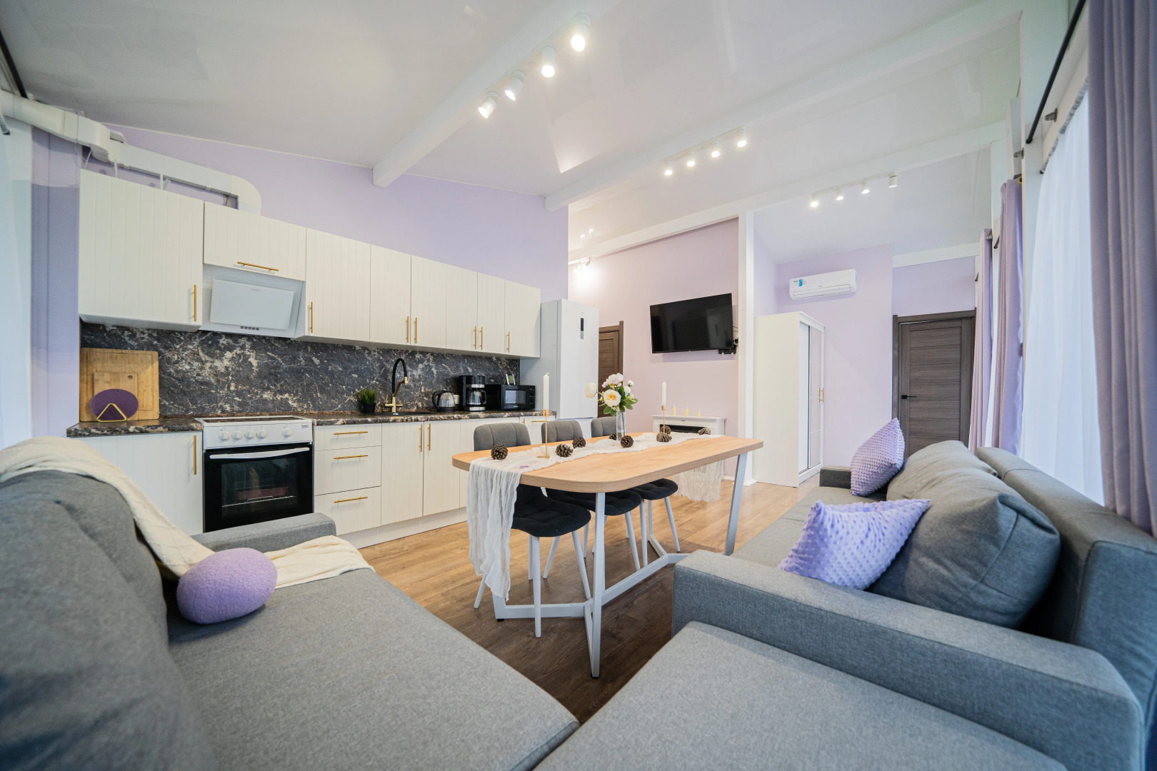 Частный дом Вилла Лаванда с камином у озера