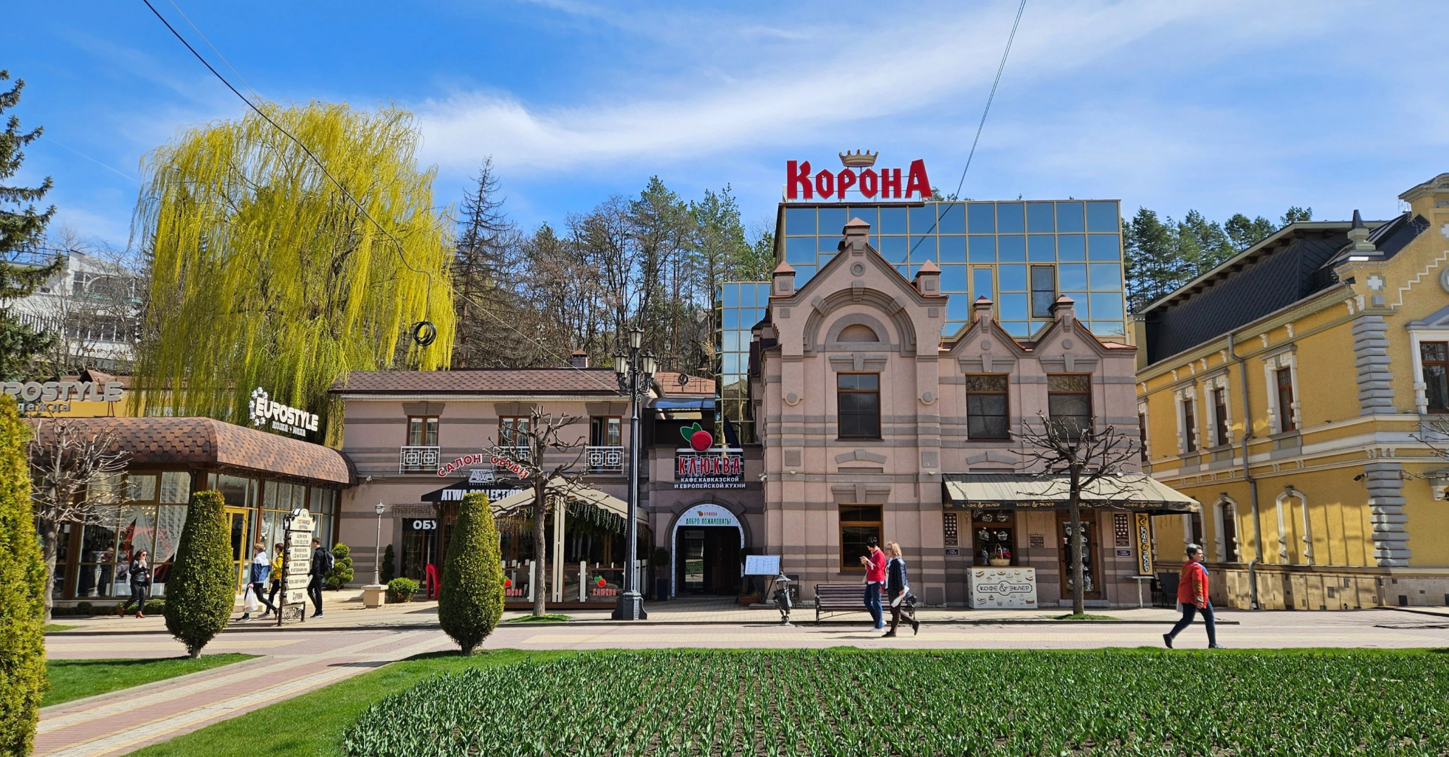 Отель Корона