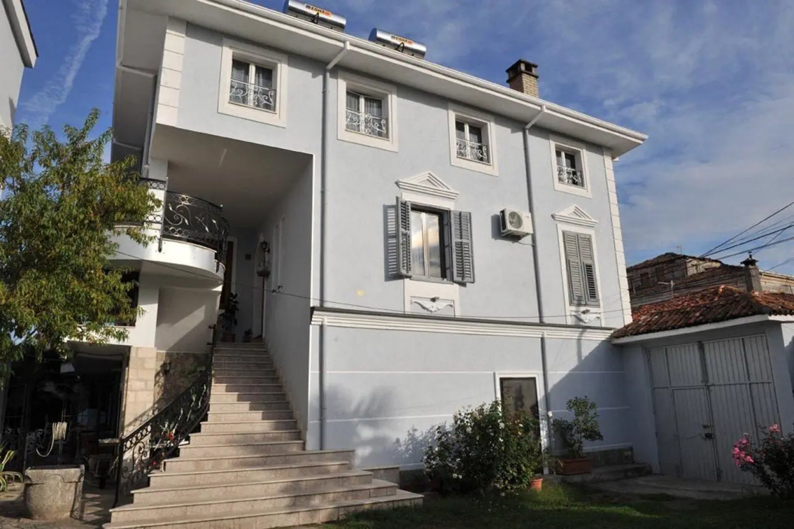 Отель Rose Garden