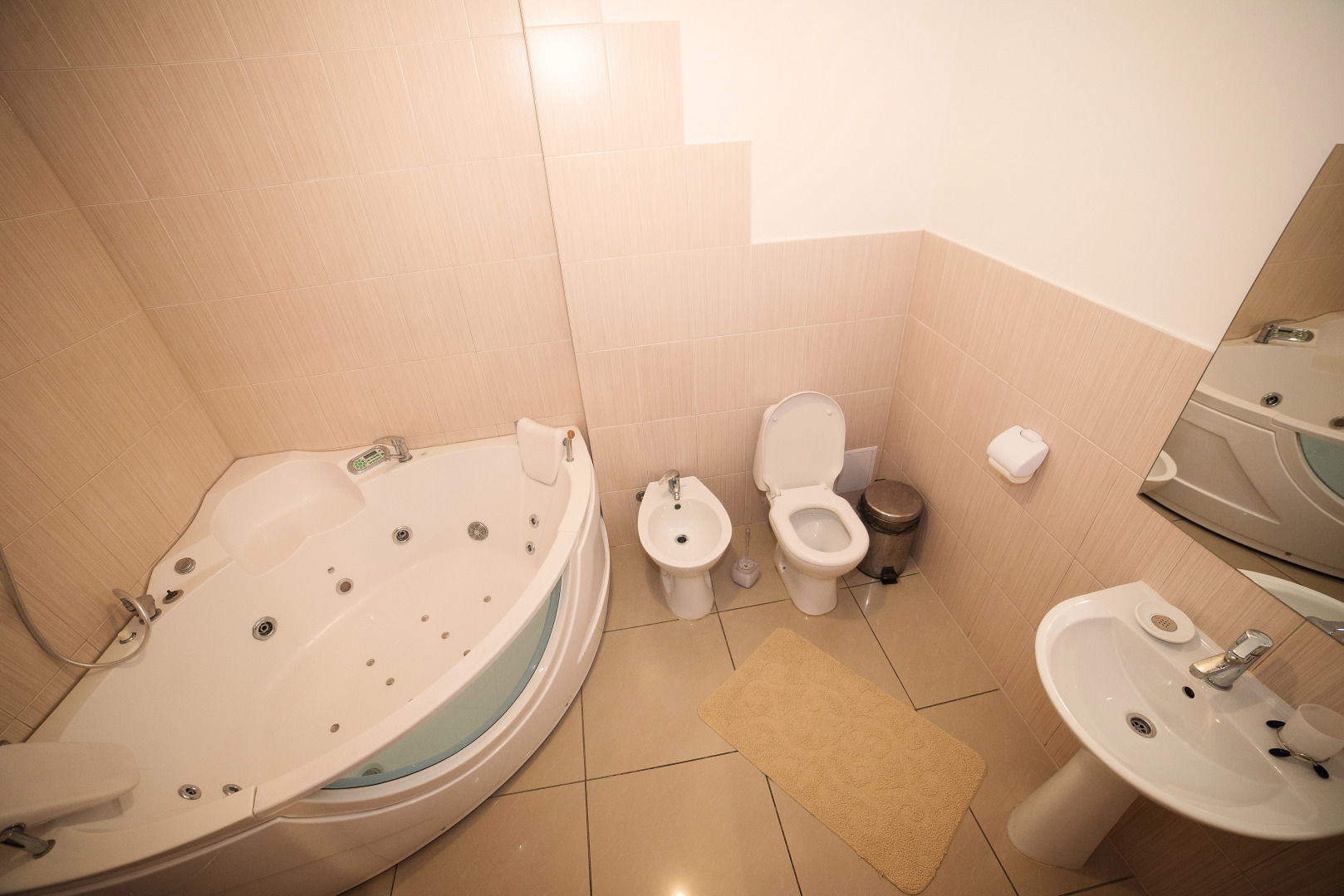 Отель Jam Trusakvets