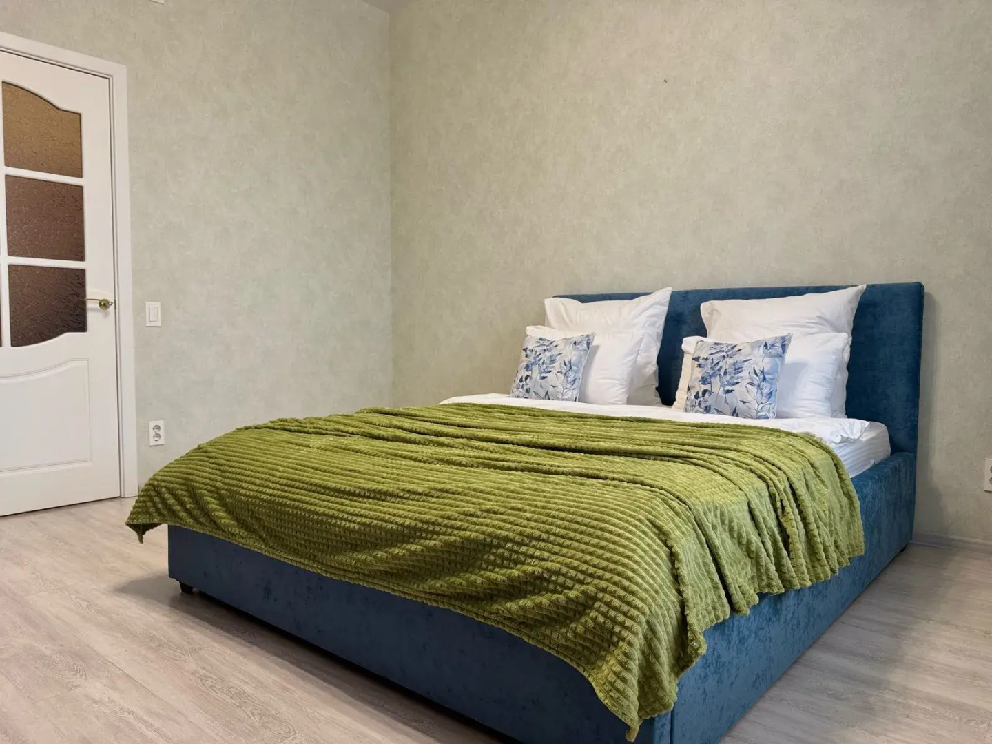 Апартаменты Аврора Октябрьская 24