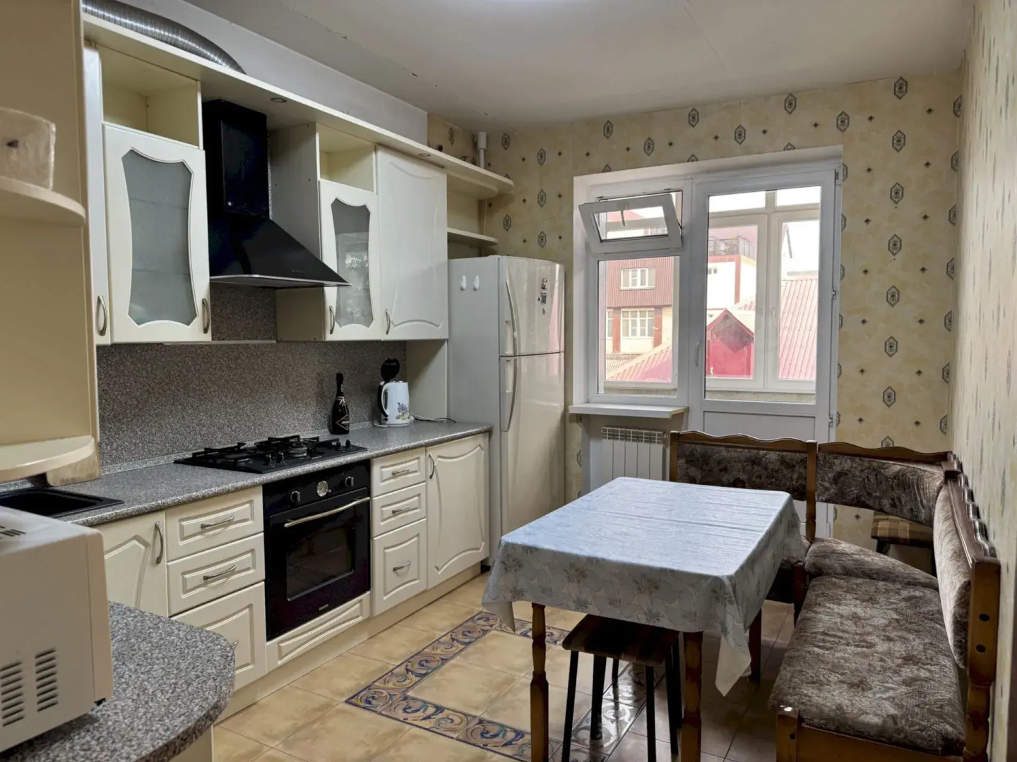 Квартира 476 4Комнатная в Центре с Балконом 7 Мин до Моря