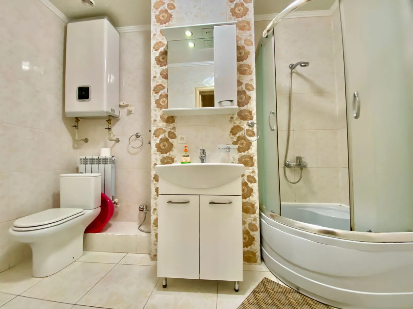 Квартира Люкс с балконом на Набережной Ялты