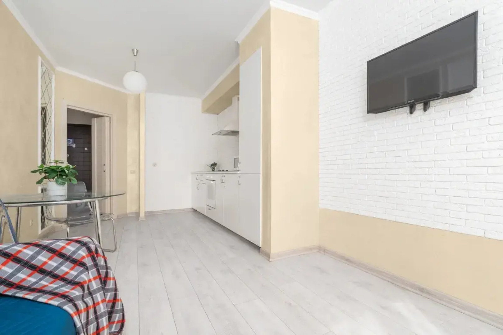 Апартаменты с Видом на Город Тутживут на Красной