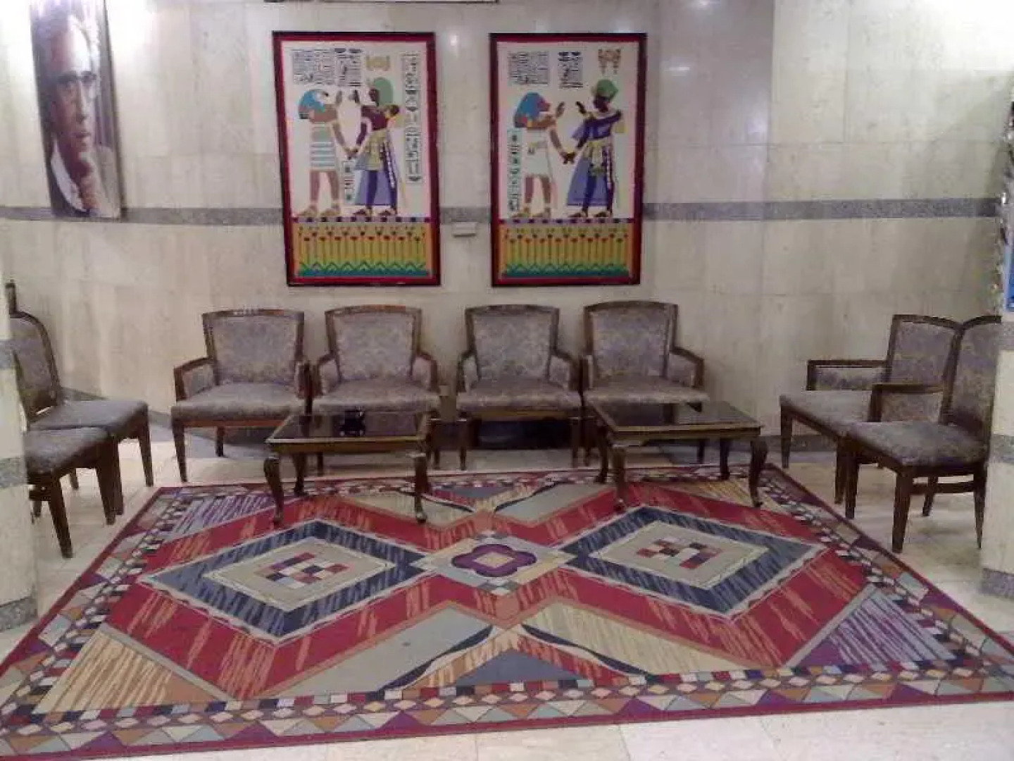 Отель Gaddis Hotel, Suites and Apartments