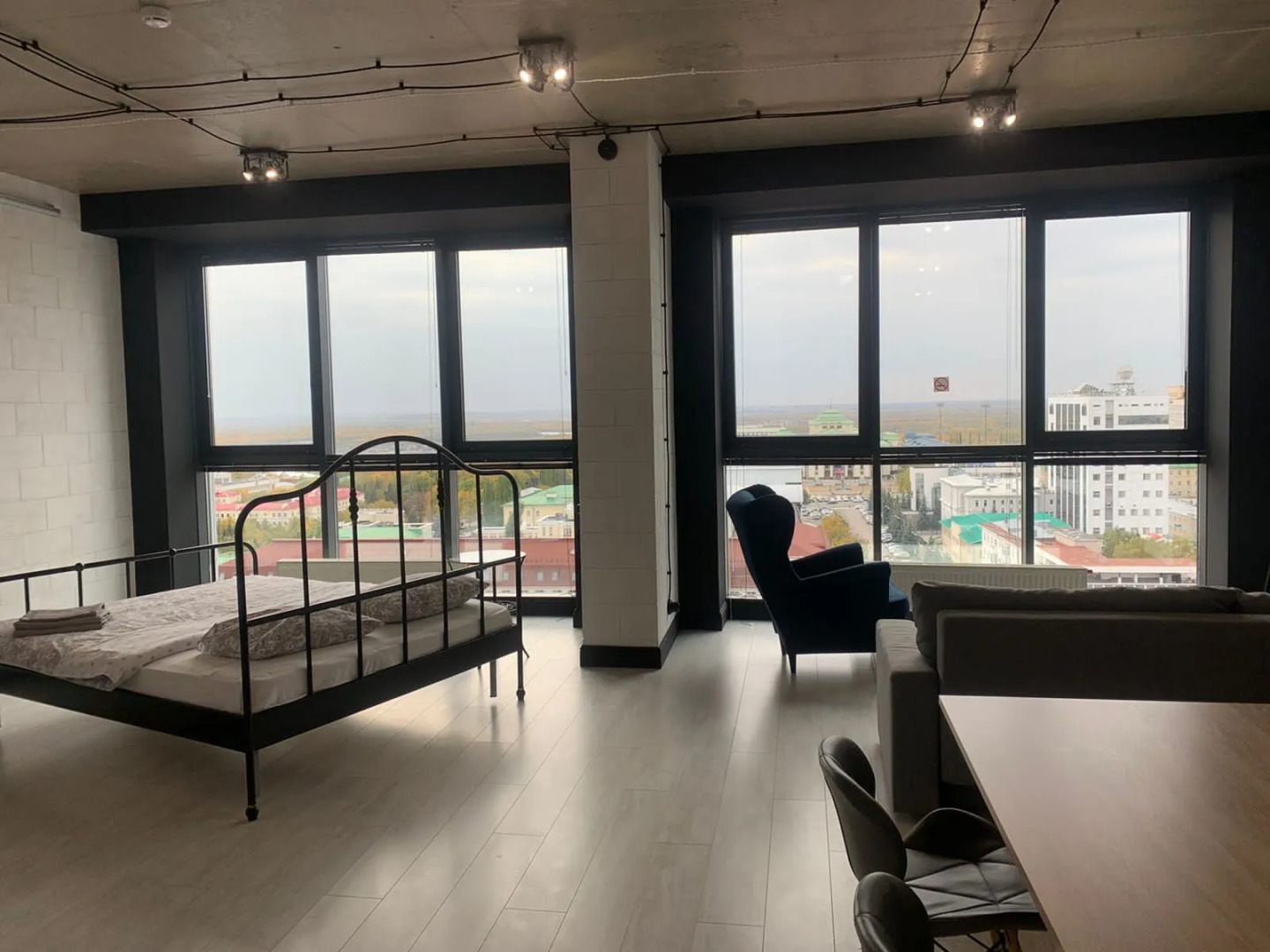 Апартаменты 1503 Верхнеторговая площадь 4