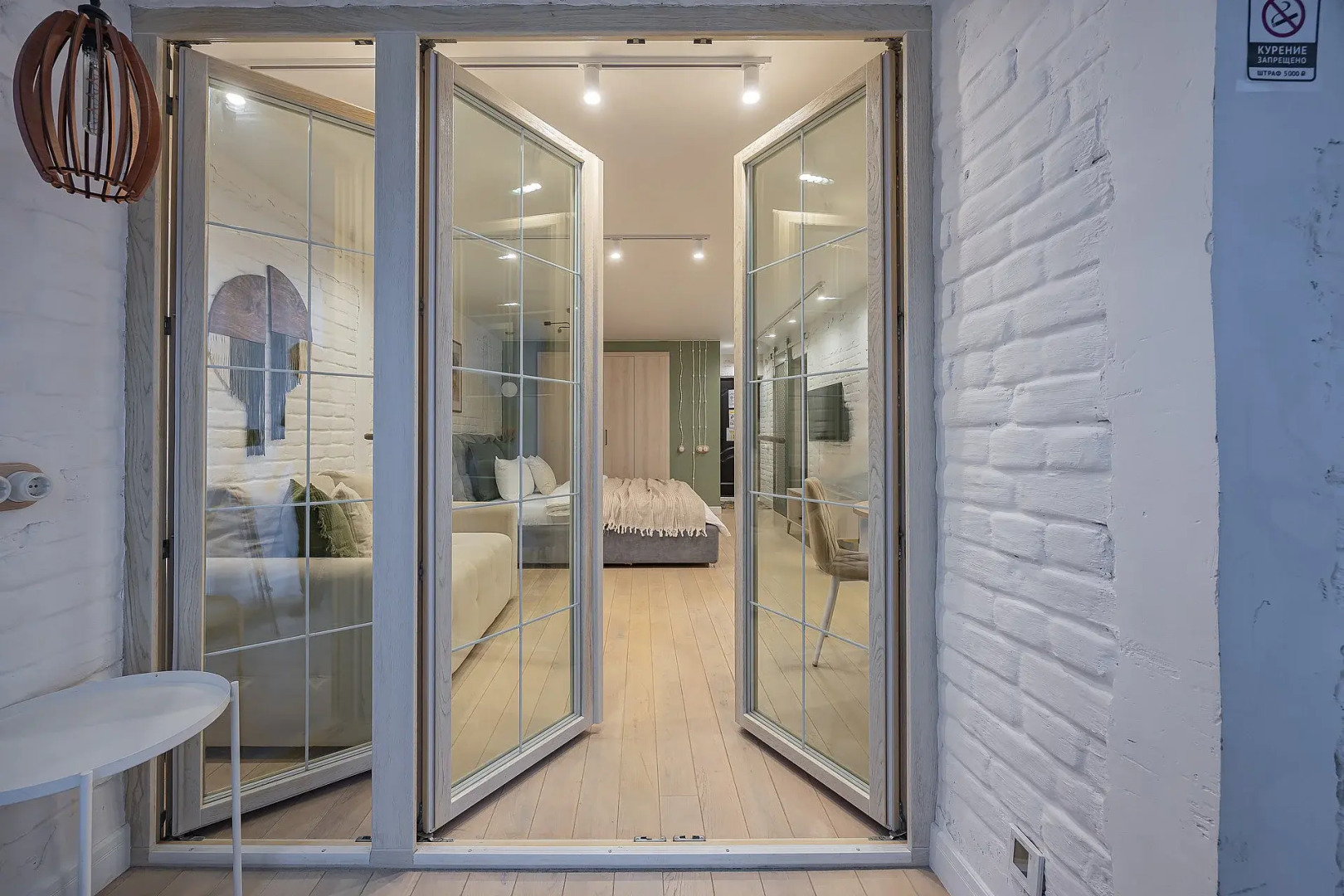 Апартаменты в Центре на Невзоровых 7 Сова-Дом