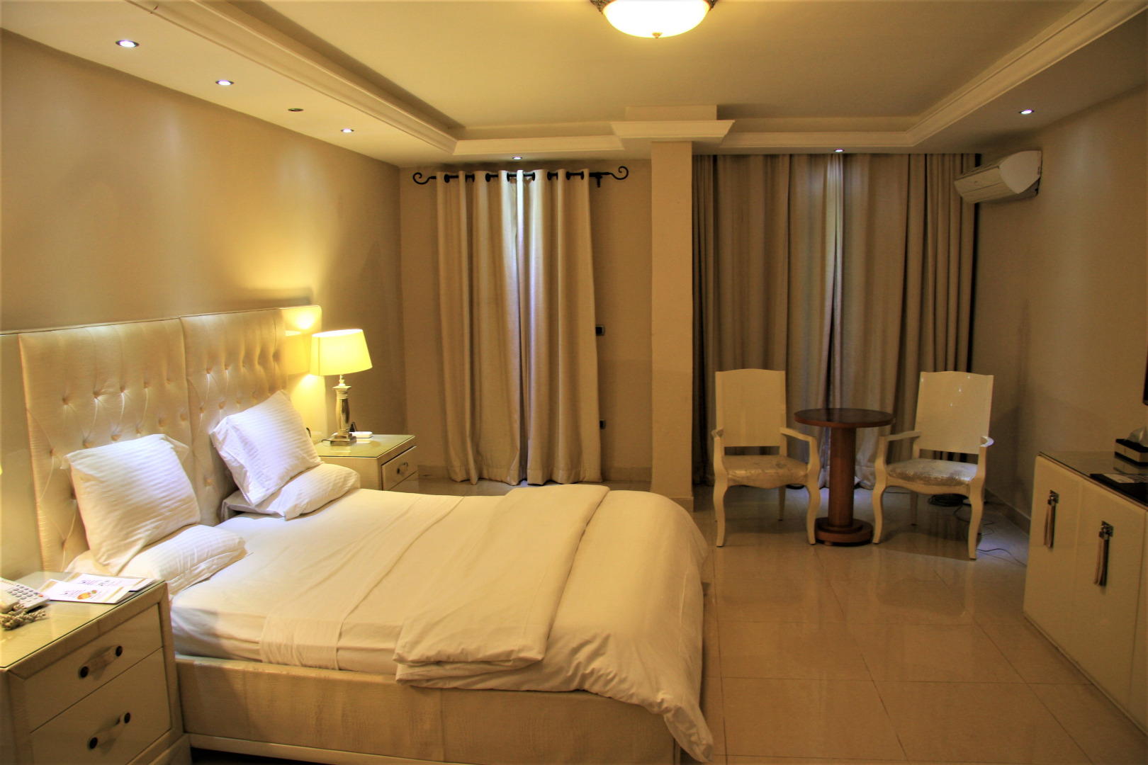 Отель The Country Lodge