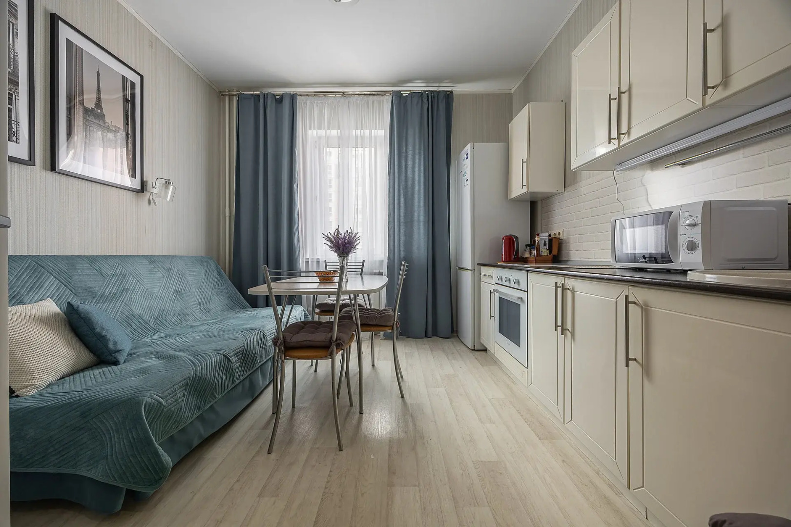 Апартаменты с двумя спальнями, в центре города, у канатной дороги