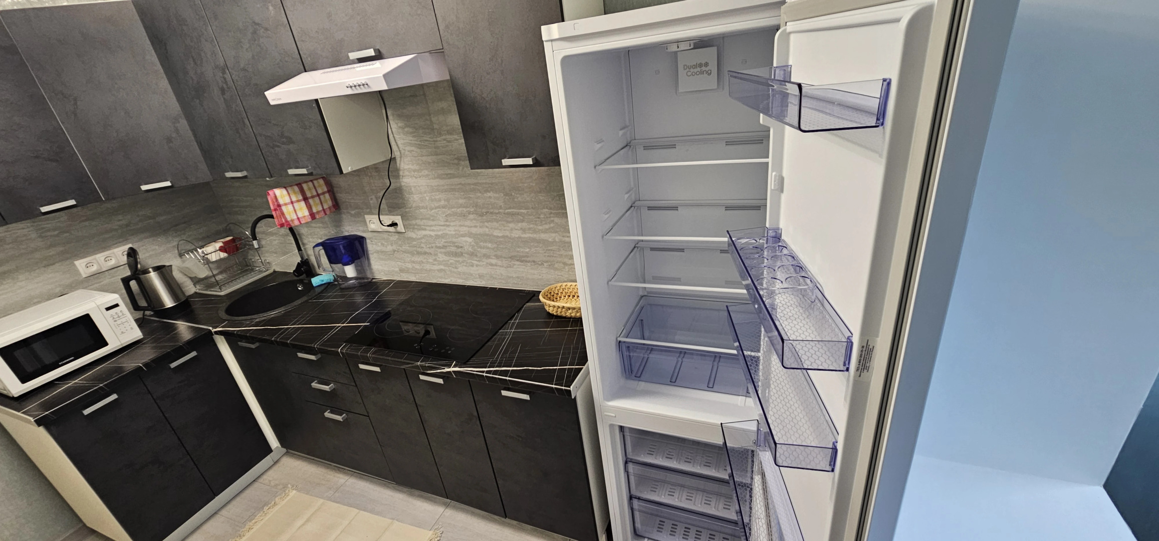 Квартира Двухкомнатная в тихом дворе с новым ремонтом и техникой