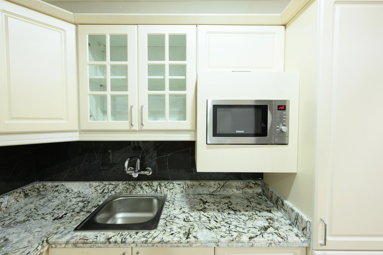 Отель Abraj INN Royal